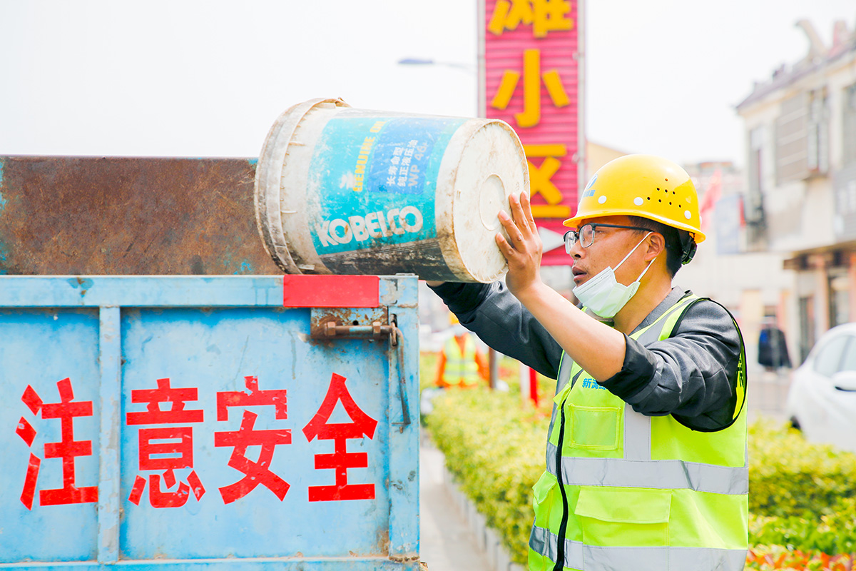 0726&ldquo;炎&rdquo;值擔(dān)當(dāng) &ldquo;暑&rdquo;你最美 照片(1).jpg